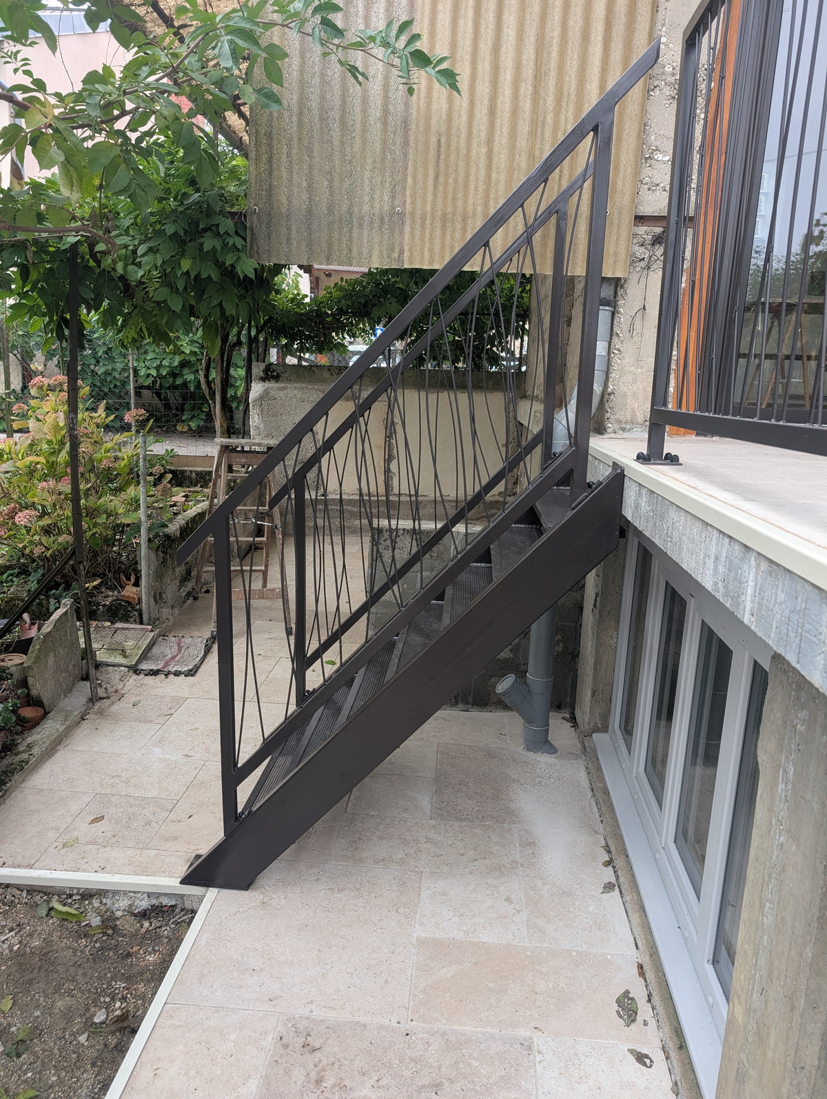 Escalier extérieur et garde-corps Ambronay (01)