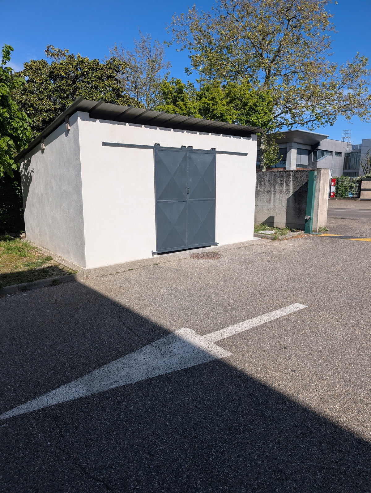 Portes coulissantes en acier Décines-Charpieu (69)