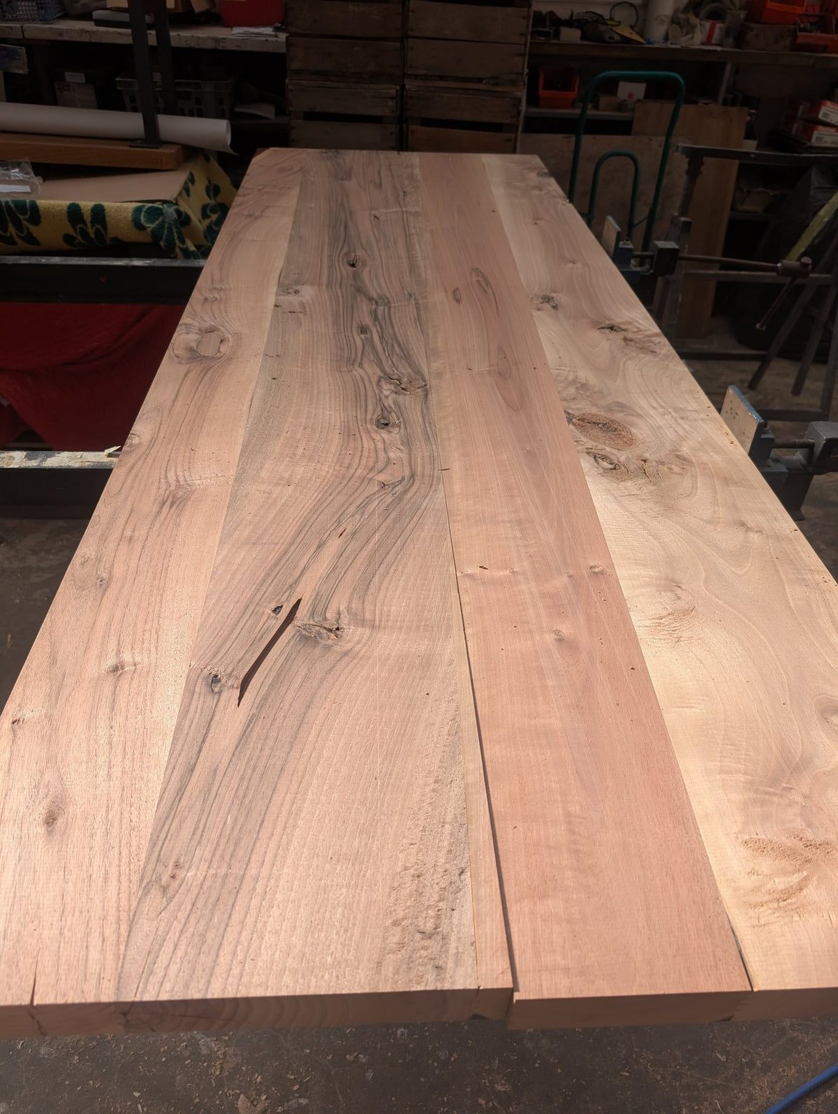 Seconde vie pour une table en noyer, photo 2 sur 10